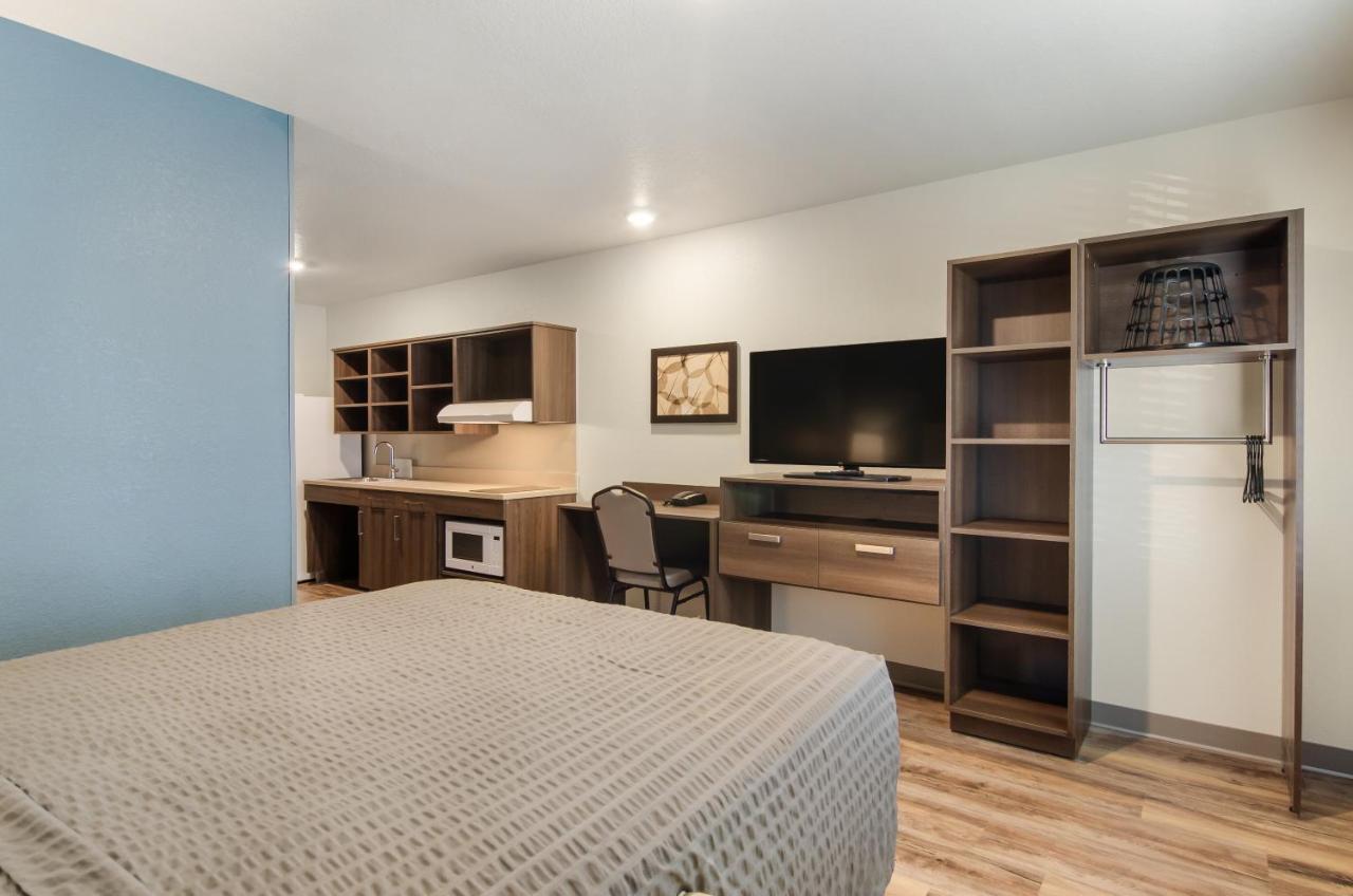 Woodspring Suites Thornton-North Denver Exterior photo