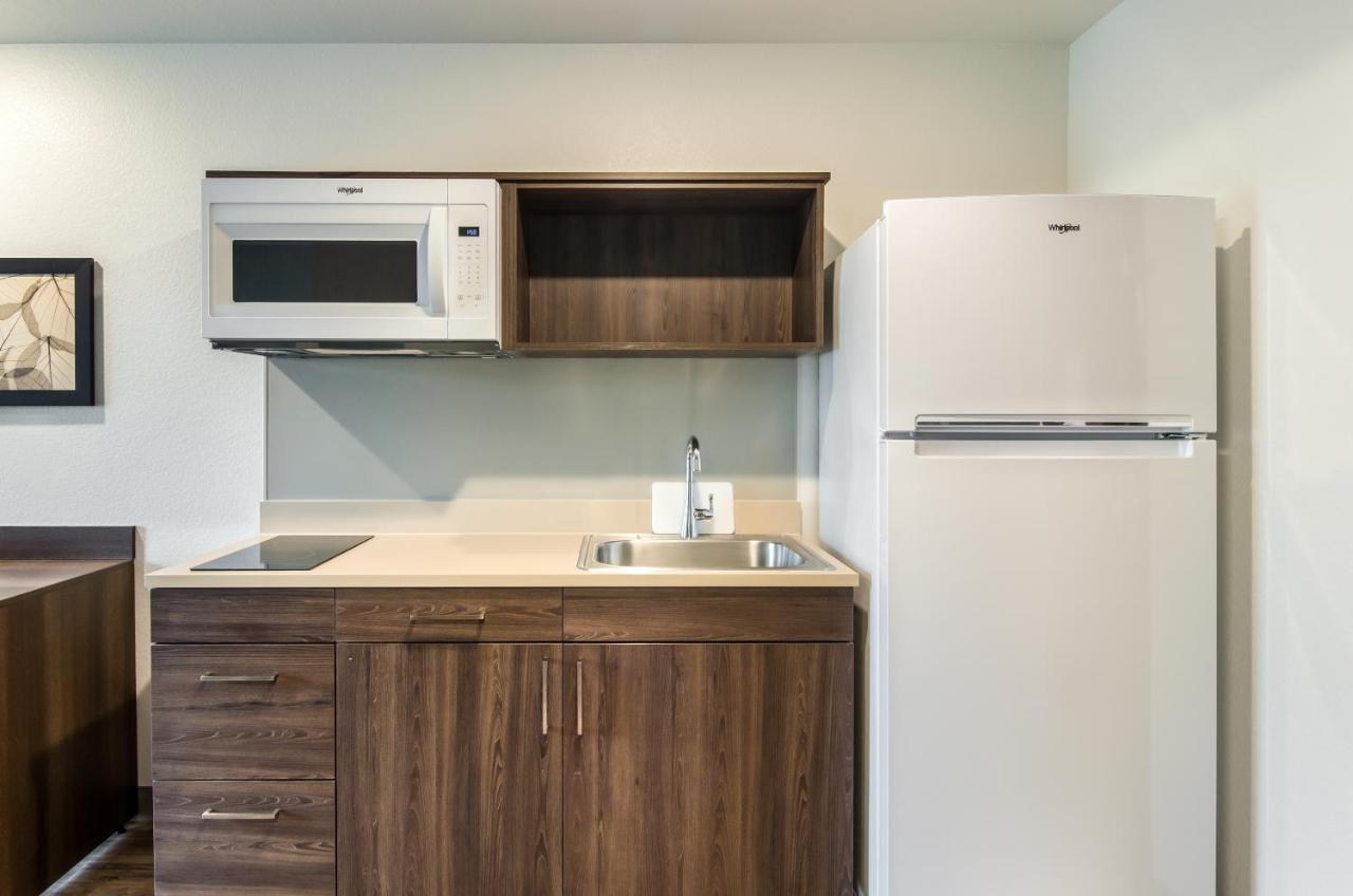 Woodspring Suites Thornton-North Denver Exterior photo